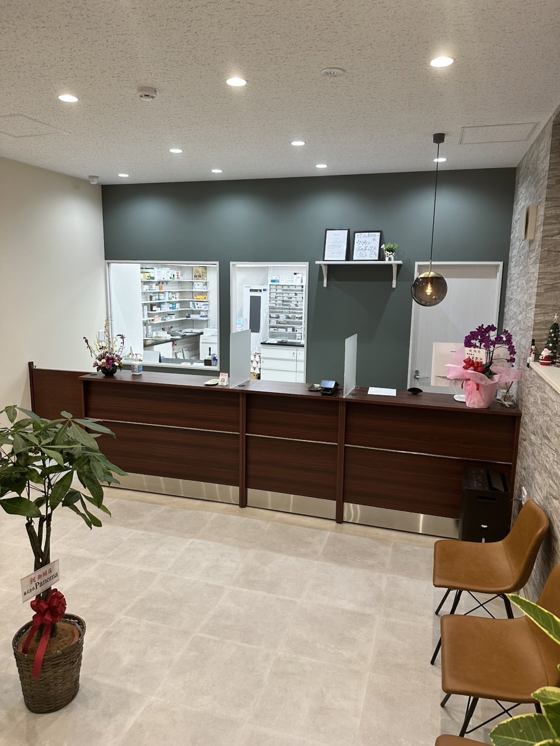 ちょうちょ薬局の店内