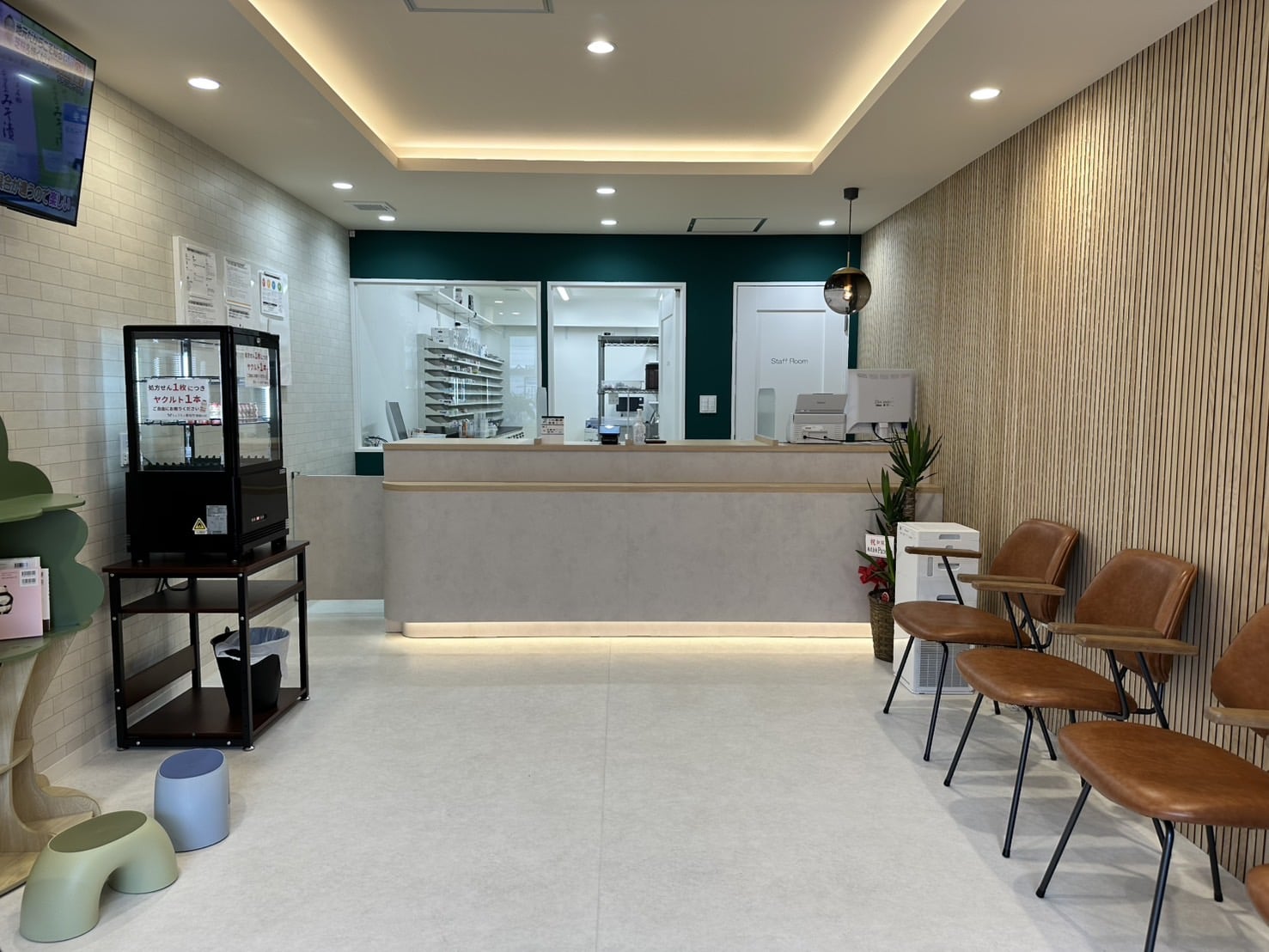 ちょうちょ薬局の店内